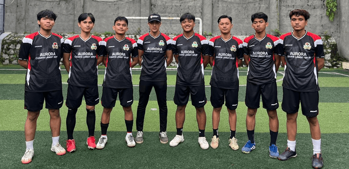 Meet The Team Coaches Background